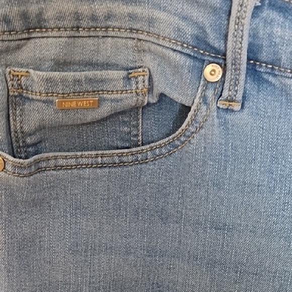 Nine West Blue Cropped Chrystie Light Blue Denim Stretch Jeans - Picture 3 of 12
